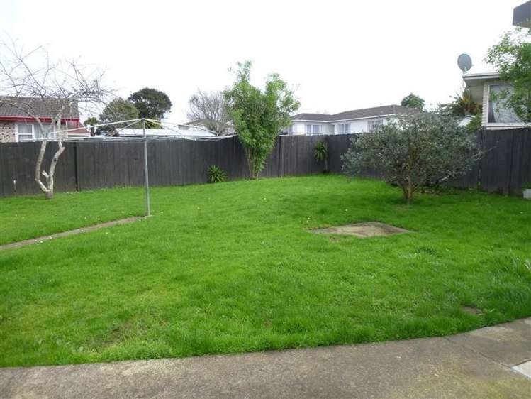 24 Gambare Place Wattle Downs_13