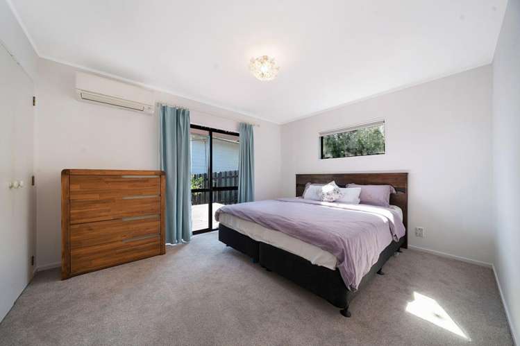 1/76 Chilcott Road Henderson_11