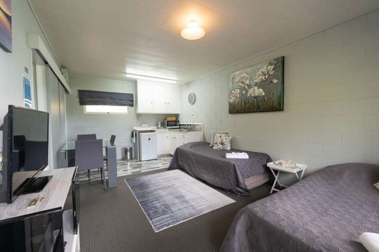 8 Lewer Street Whangaroa_19