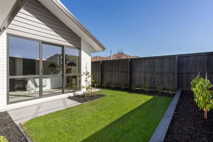 6 Earl Way Amberley_18