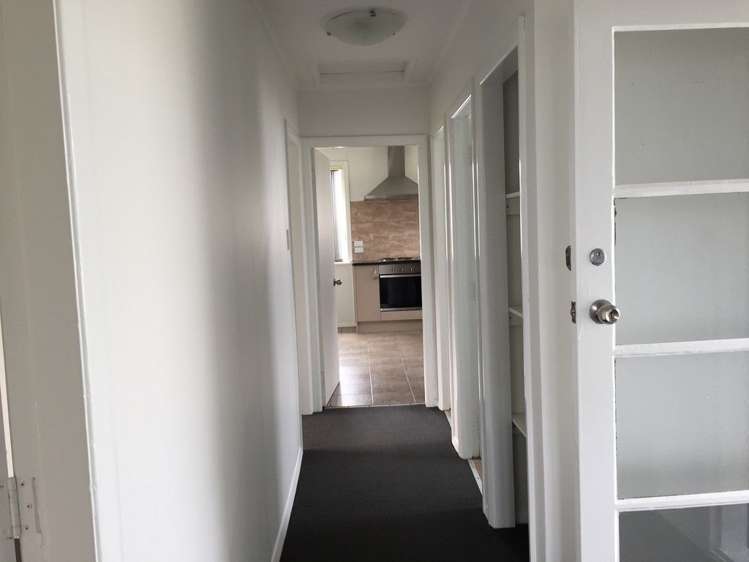 12 Castaing Crescent Te Atatu South_10