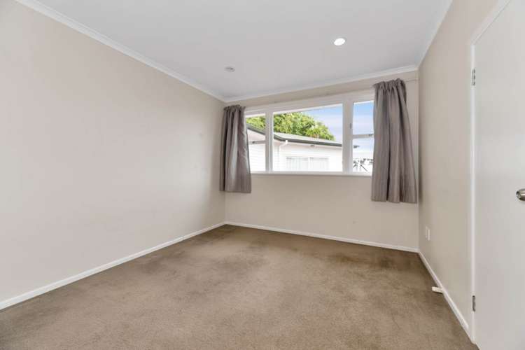 5 Meredith Street Blockhouse Bay_13