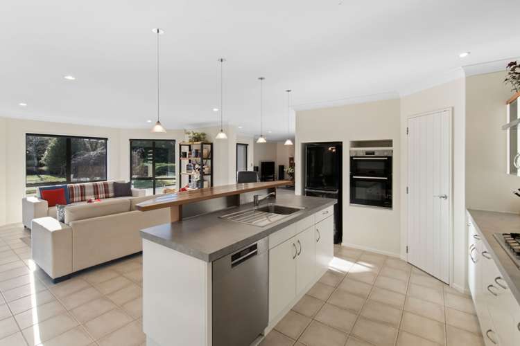 5828 West Coast Road Springfield_6