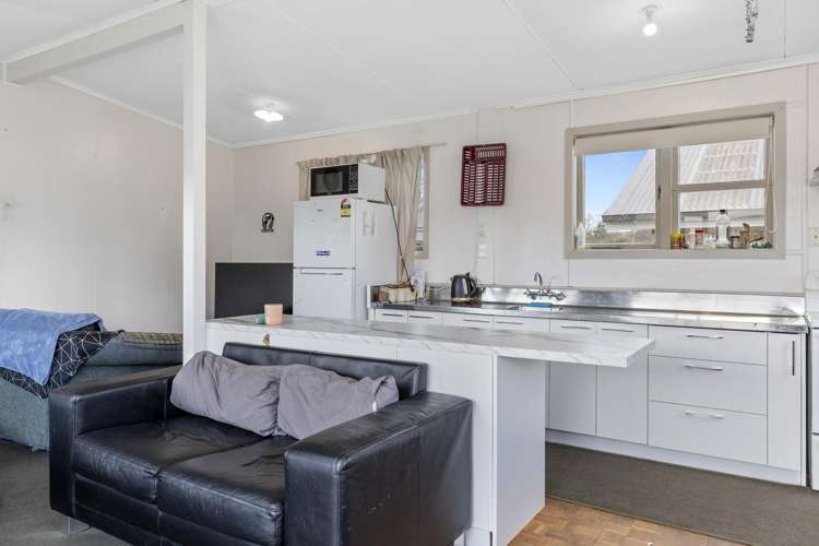 20 Te Takinga Street_3