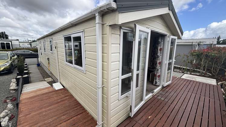 64/433 Dixons Road Loburn_14