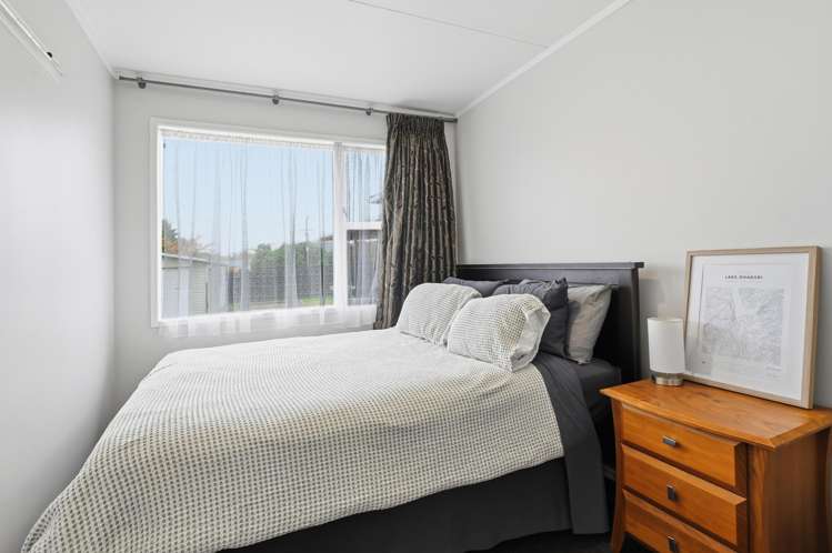 11 Byron Grove Owhata_23