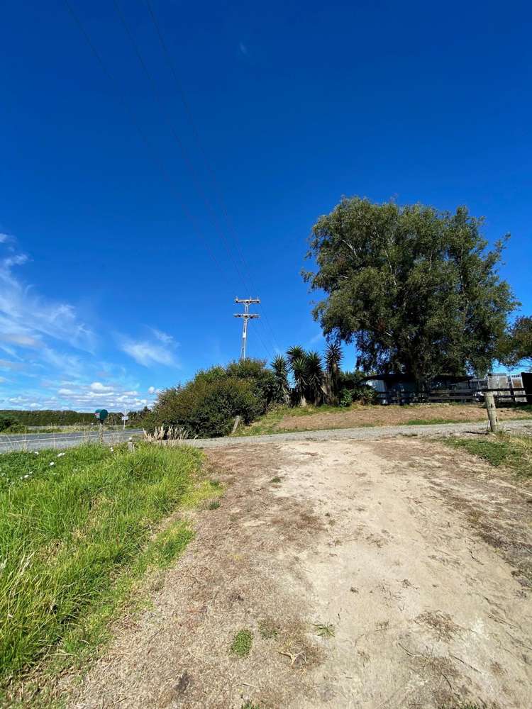 2221b State highway 2 Pukehina_11