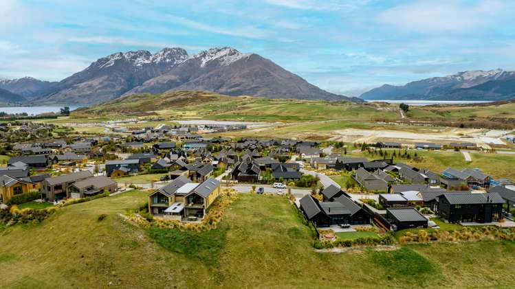 24 Falconer Rise Jacks Point_5