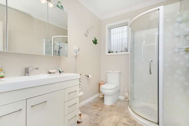 21 Hine Road Wainuiomata_11