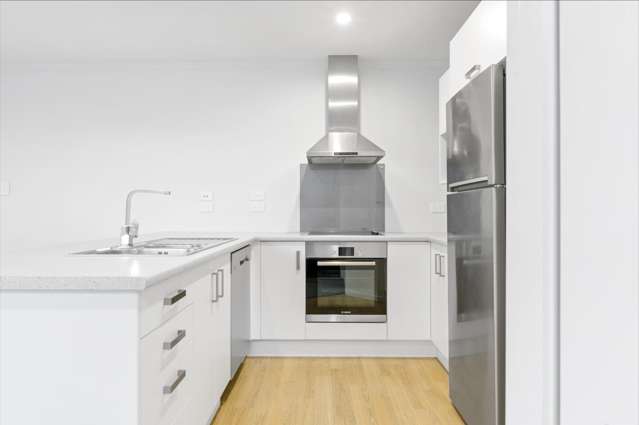 2/54B Cook Street 1074_1