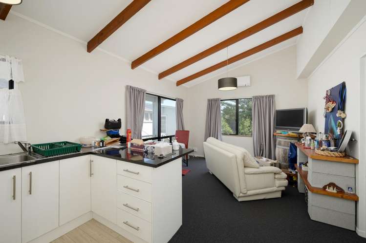 52 Robertson Road Mangere East_5