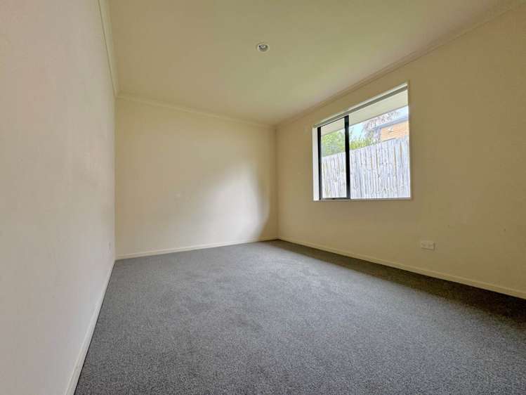 97 Kyle Road Greenhithe_5