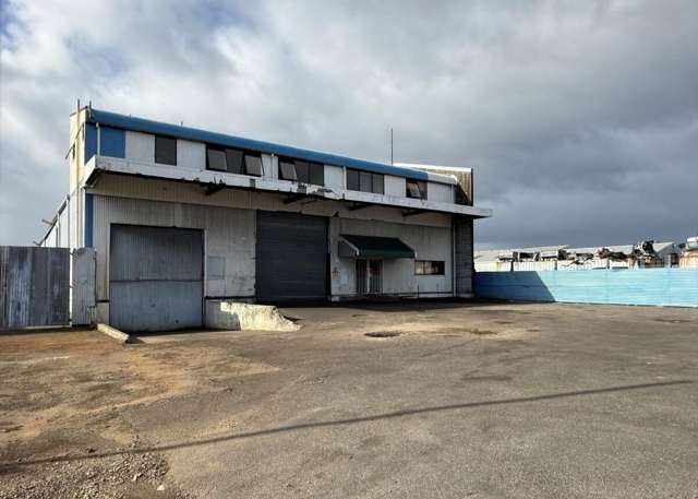 1,700sqm Warehouse Plus Secure Yard For Lease