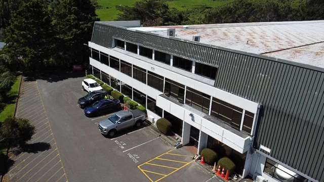 Spacious affordable office with extensive parking