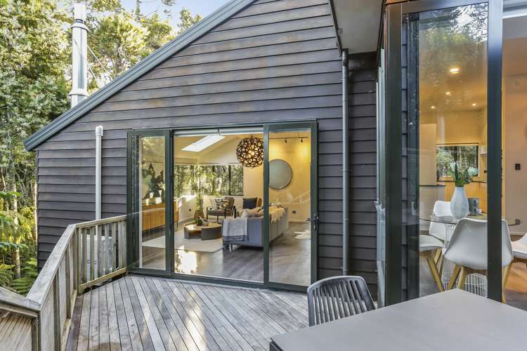 204 Godley Road Titirangi_7