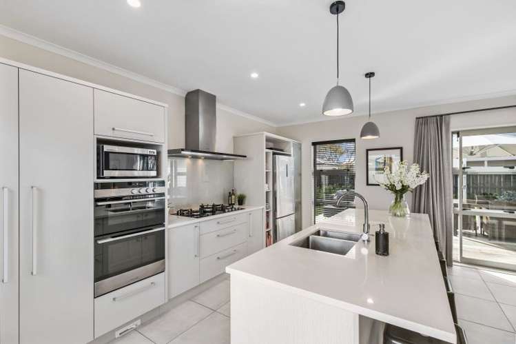 37 Andalusian Way Karaka_6