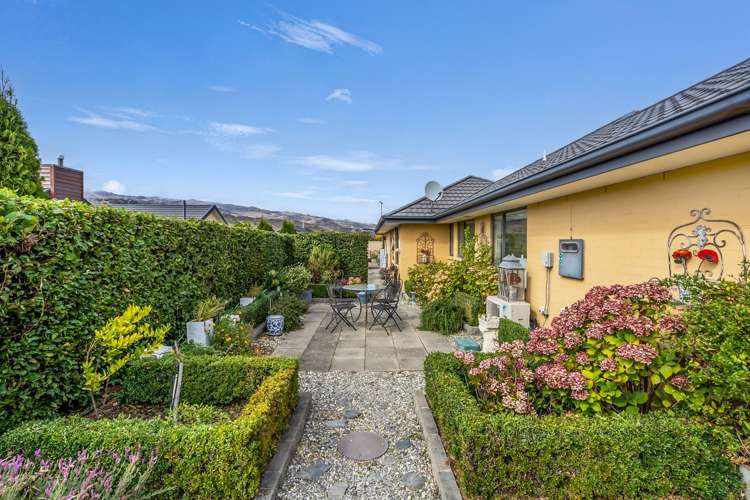 10 Ethereal Crescent Cromwell_18