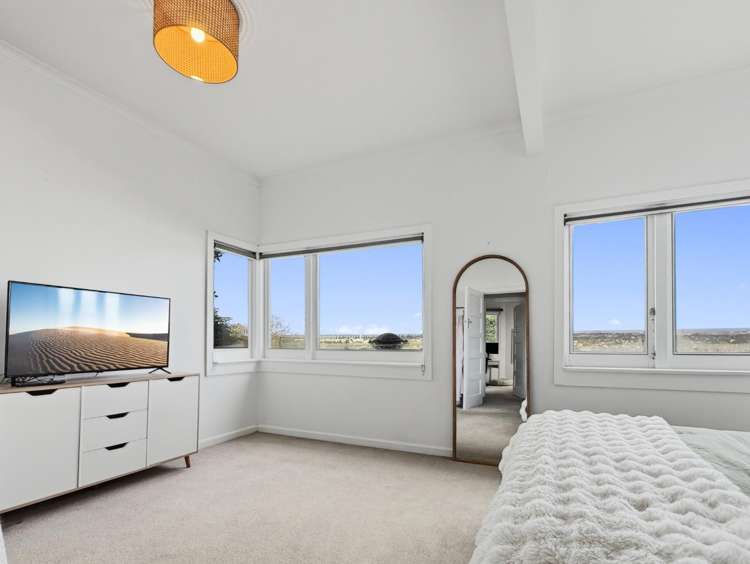 5 Oliver Road 10782_6