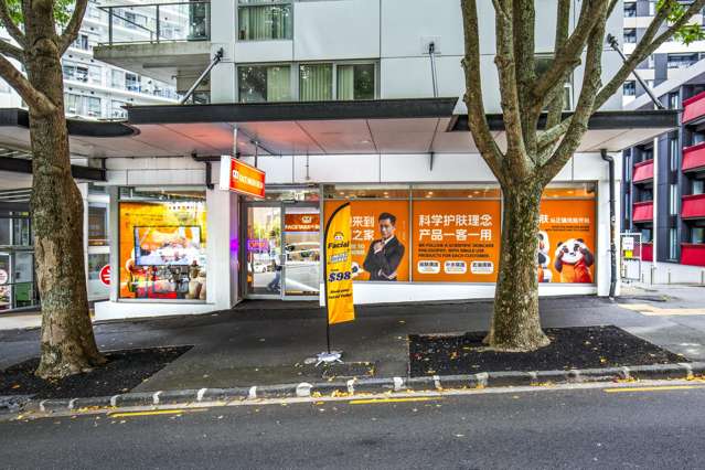 Prime Queen Street retail with car park