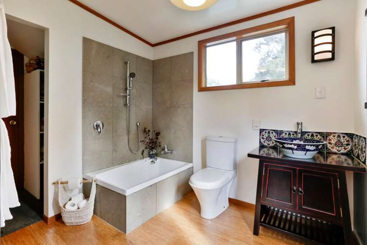 9 Landing Road Titirangi_12