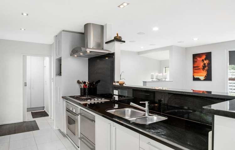 219 Laingholm Drive Laingholm_2