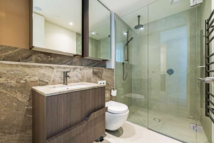 4401/10 Commerce Street City Centre_16