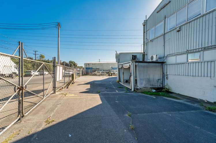 10-12 Miami Parade Onehunga_21