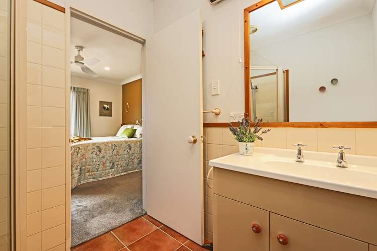 59 Whiting Crescent Greenmeadows_12