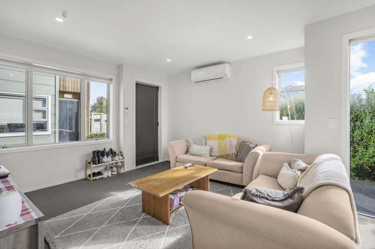 8 Rose Way Hutt Central_13