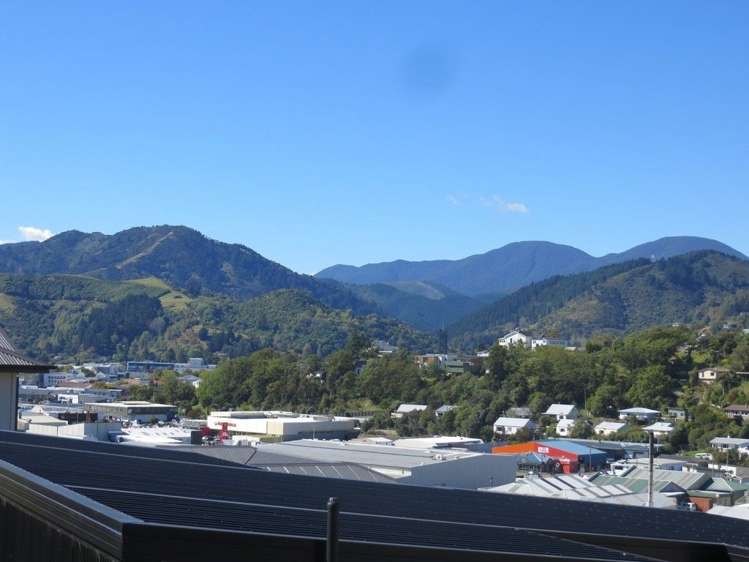 25 Saint Lawrence Street Toi Toi_15