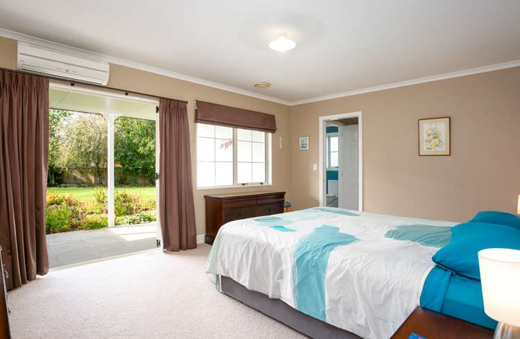 45 The Oaks Drive Leamington_10