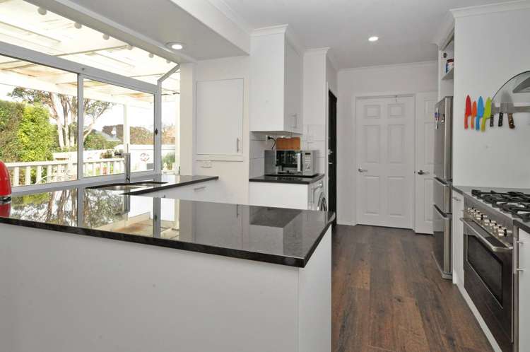 27 Clinton Avenue Te Atatu Peninsula_8