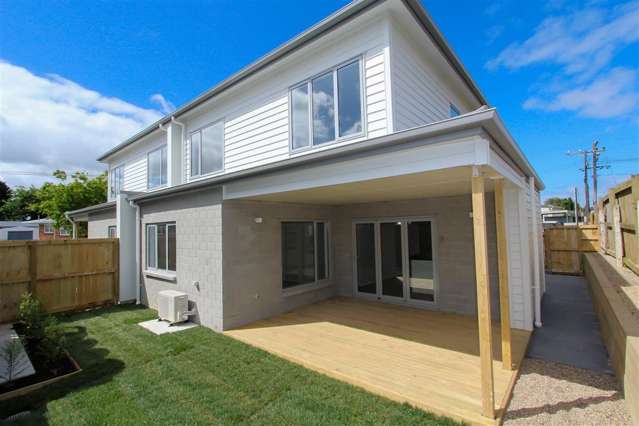 Excellent, large four bedroom townhouse up for rent