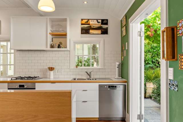 4 Manuka Terrace Eastbourne_2