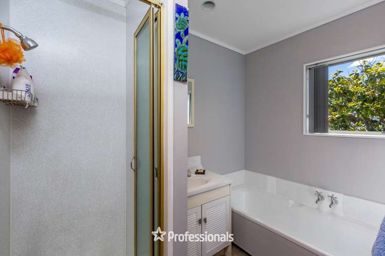 2 Fenchurch Grove Stokes Valley_16