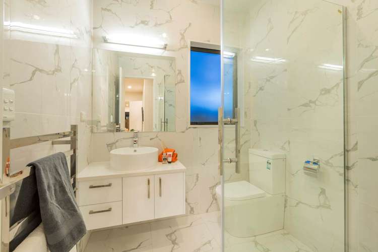 6 Barnesmore Road Flat Bush_11