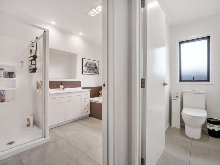 8 Farleigh Close Huntington_25