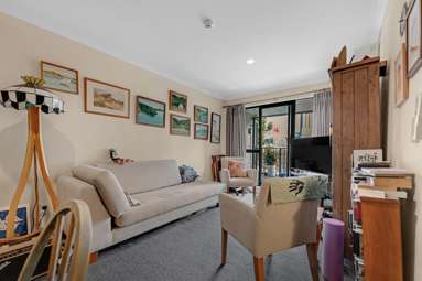2U/1 Wadier Place_4