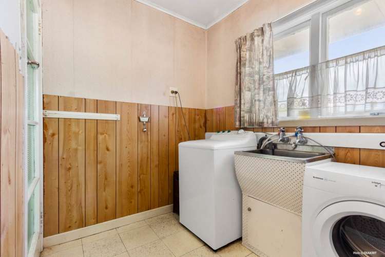 18 Taikata Road Te Atatu Peninsula_11