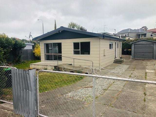 Charming 2BR Home with Garden