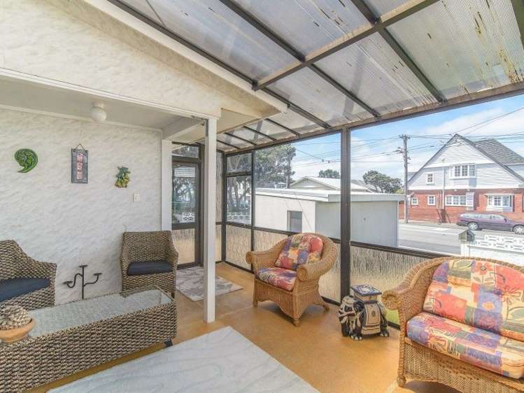 210 Queens Drive Lyall Bay_6