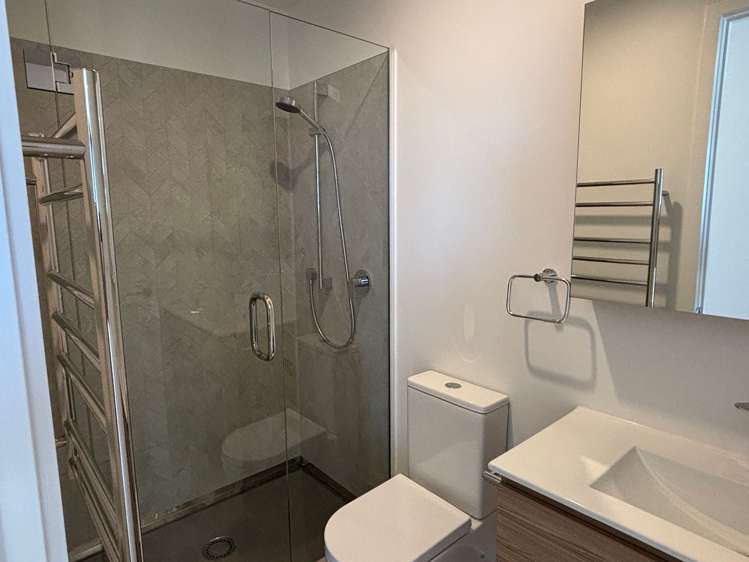 706/2B Te Ara Taurapa Point Chevalier_3