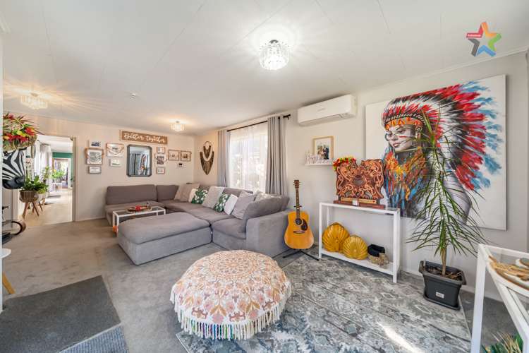 7 Hine Road Wainuiomata_9