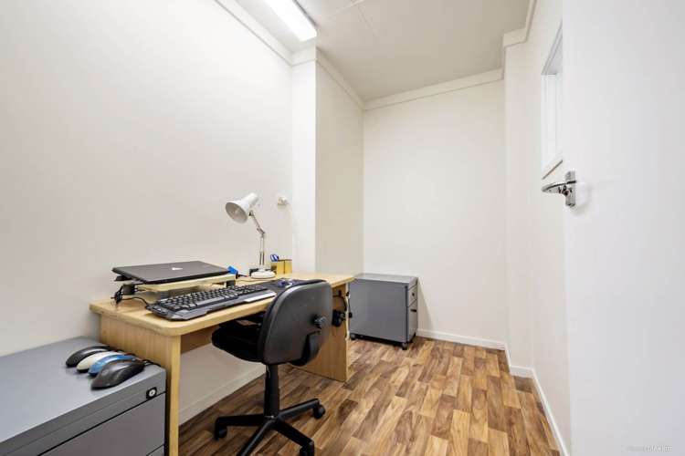 2/1a Girrahween Drive Totara Vale_11