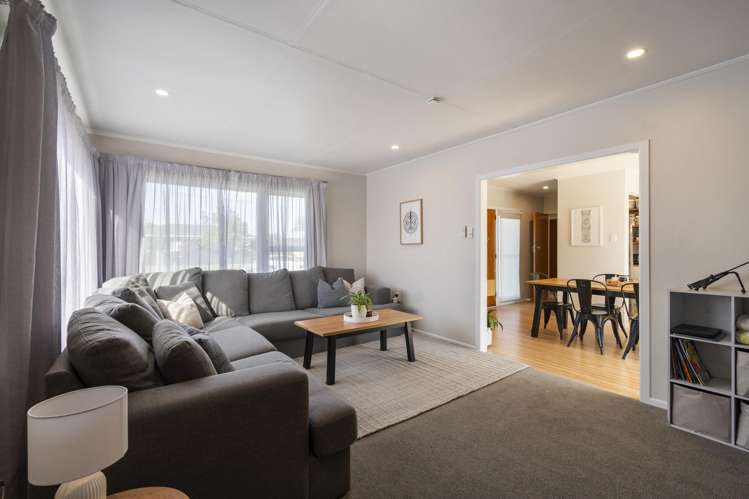 18 Tararua Terrace Cloverlea_14