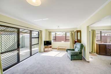 2/52 Avondale Road_1