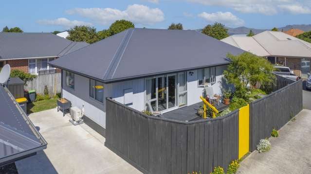 Single-Level Post-Quake Townhouse