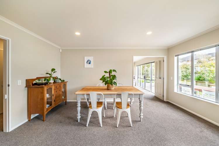 31 Te Puia Drive Aotea_10