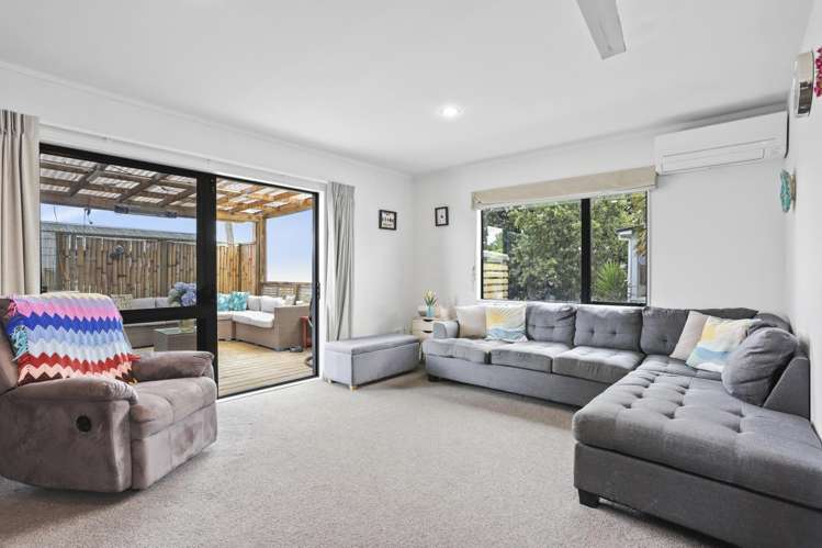 2 Mary Keane Lane Parakai_4