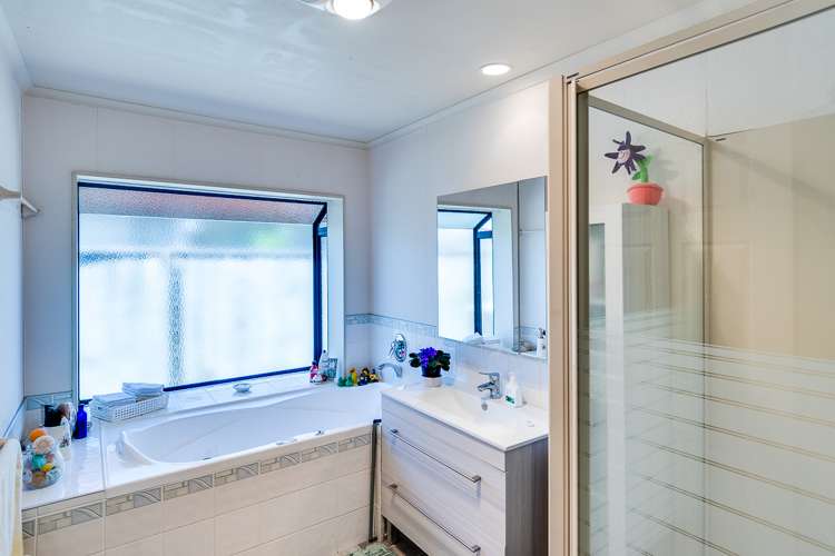 10 Knightsbridge Place Taradale_16